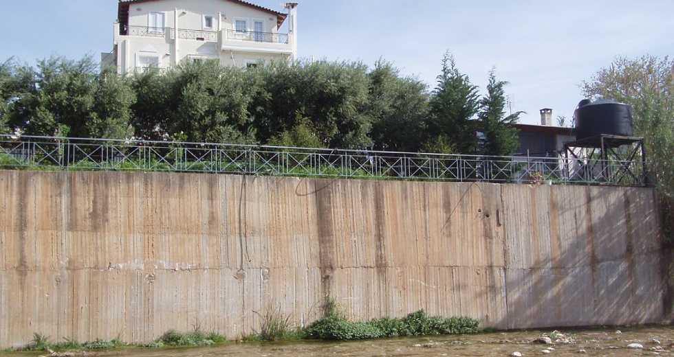 Ερχεται ρύθμιση για τα αυθαίρετα κοντά σε ρέματα